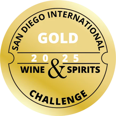 Gold medal from San Diego International Wine & Spirits Challenge 2025 on a white background